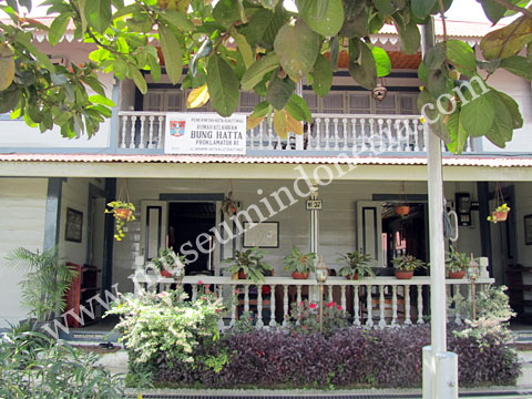 Hatta_Depan.jpg