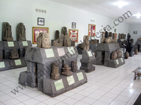Mpu_Purwa_Ruang_Koleksi.jpg