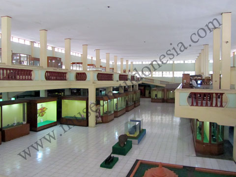 Pkb_Ruang_Koleksi.jpg