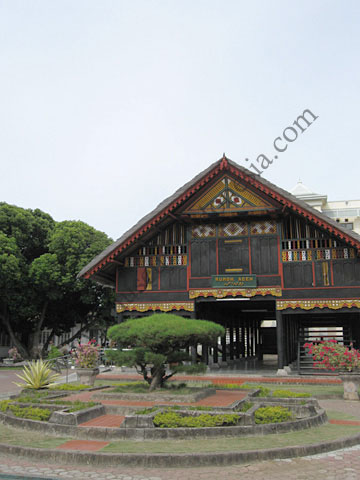 aceh_rumoh_aceh.jpg