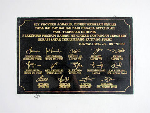 bahari_prasasti.jpg