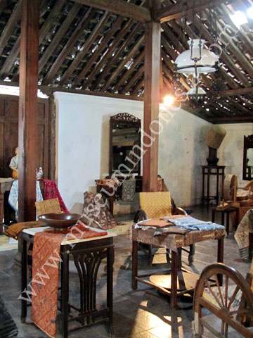 batik_showroom.jpg