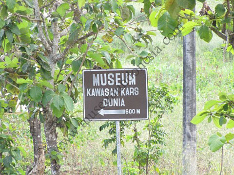 kars_papan_petunjuk.jpg kars_papan_petunjuk.jpg