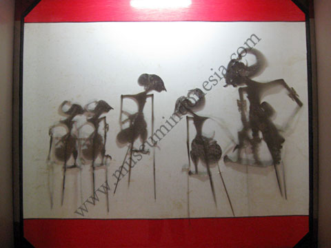 smg_bayang.jpg smg_bayang.jpg