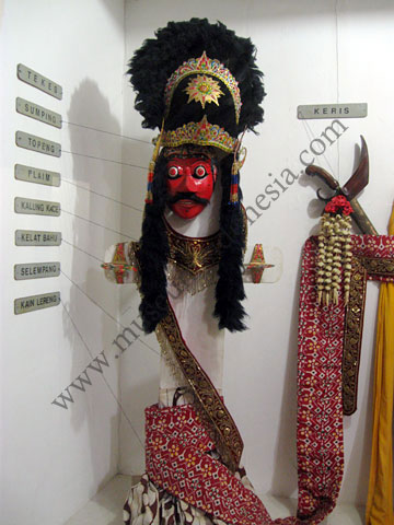 smg_topeng.jpg smg_topeng.jpg