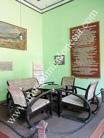 sudirman_ruang_tamu.jpg
